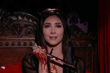 Elajne the love witch